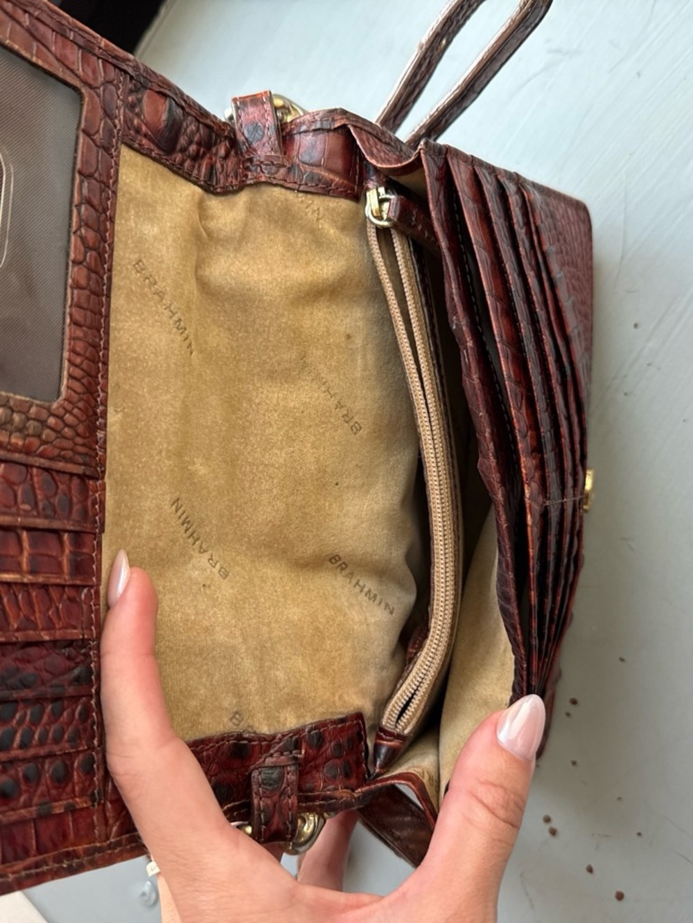 Vintage Brahmin Croc-Embossed Crossbody Wallet in Deep Brown - Picture 4 of 4